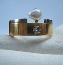 Ring 14 Karaats Geelgoud Pallanium Witgoud Bezet met Diamant en Zoetwaterparel